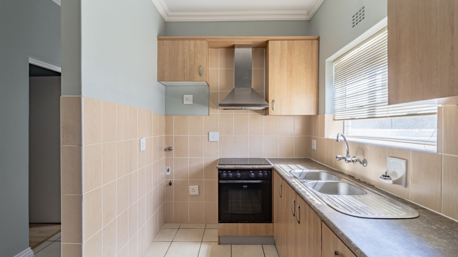 To Let 5 Bedroom Property for Rent in Myburgh Park Western Cape